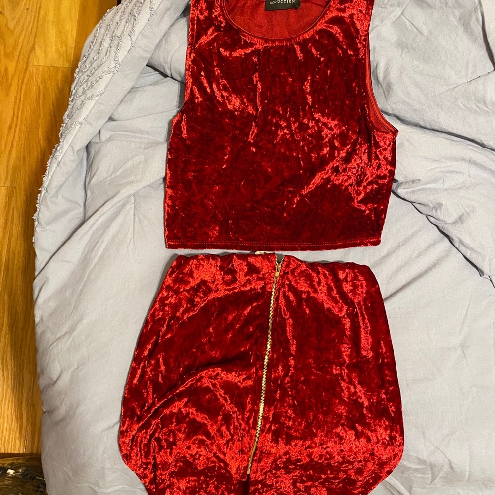 Seduction 2 piece velvet set